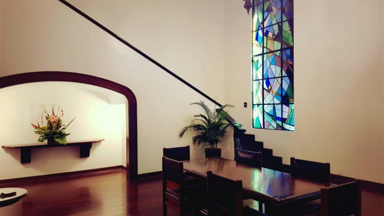 Hotel Tropical Манаус Екстер'єр фото The interior of the church