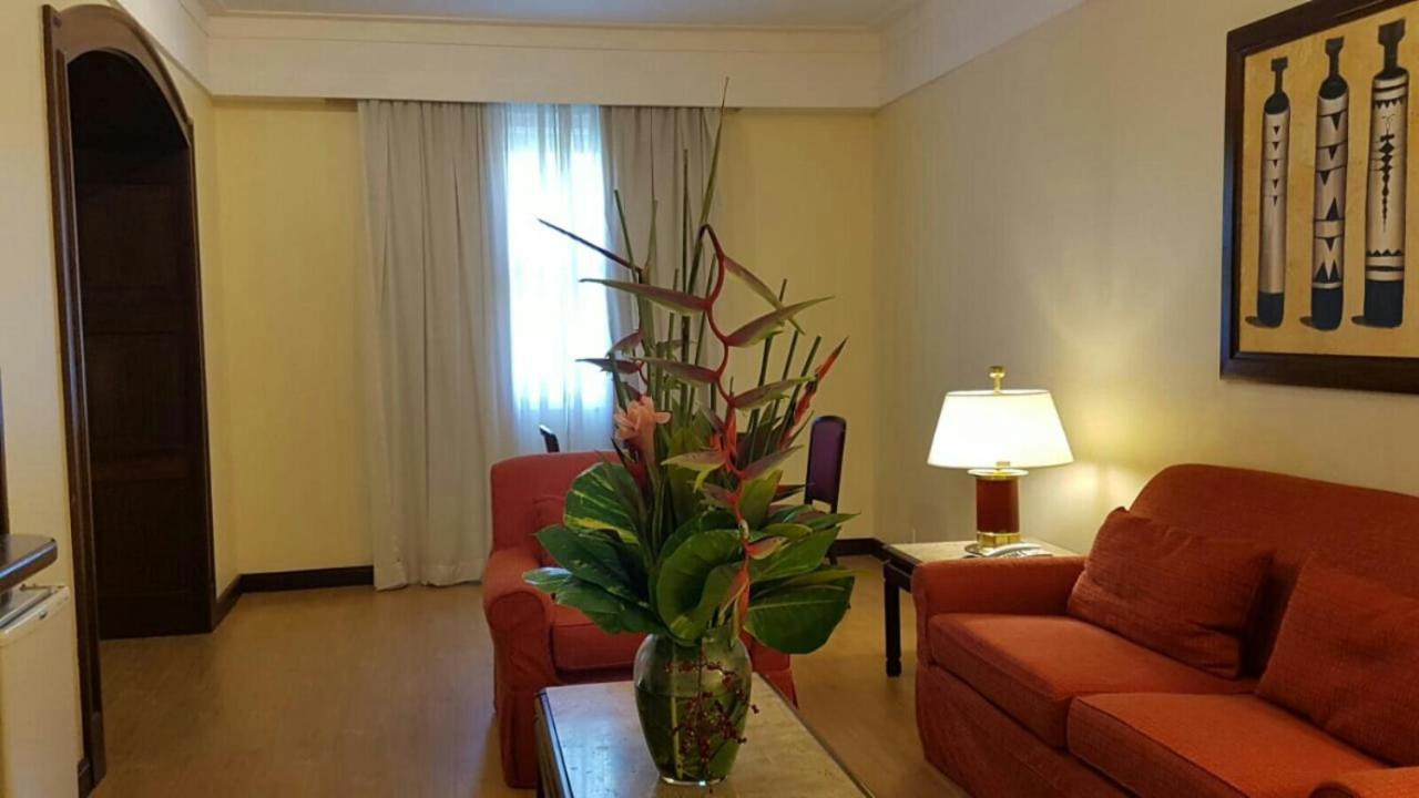 Hotel Tropical Манаус Екстер'єр фото A living room at the hotel