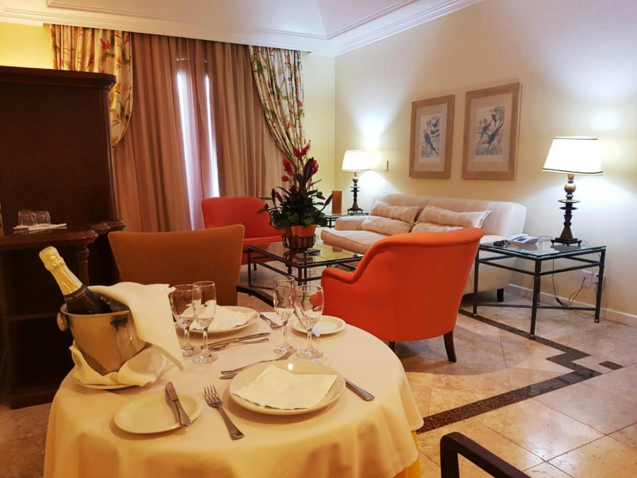 Hotel Tropical Манаус Екстер'єр фото A suite at the Four Seasons Hotel, Madrid